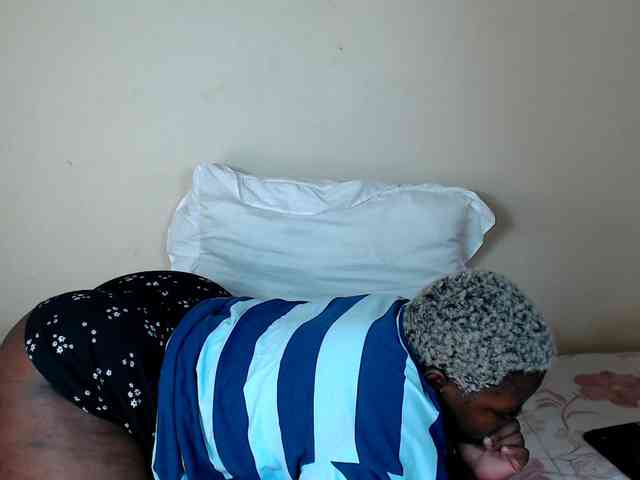 ThickEbony webcam