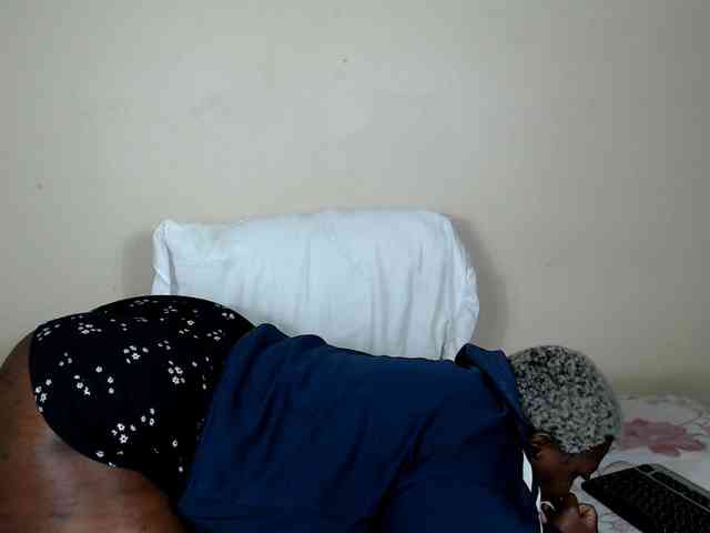 ThickEbony webcam