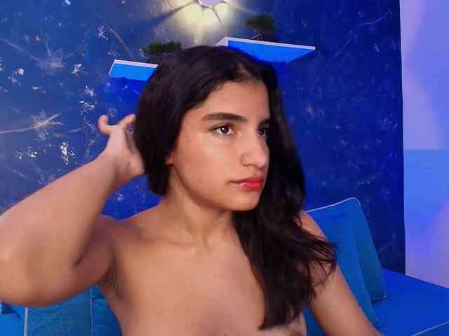 LilyRossi webcam