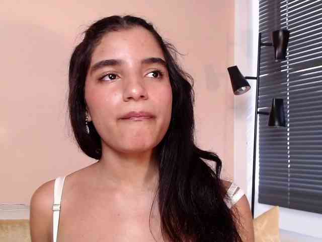 LilyRossi webcam