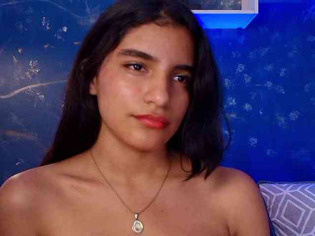 LilyRossi webcam