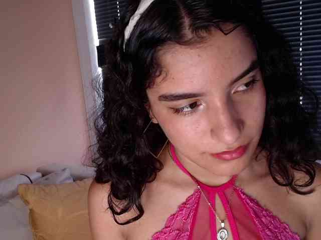 LilyRossi webcam