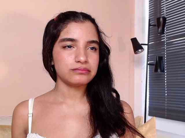 LilyRossi webcam