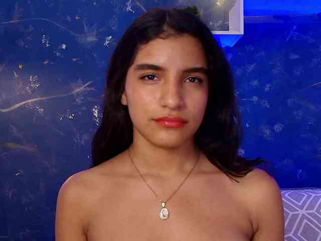 LilyRossi webcam