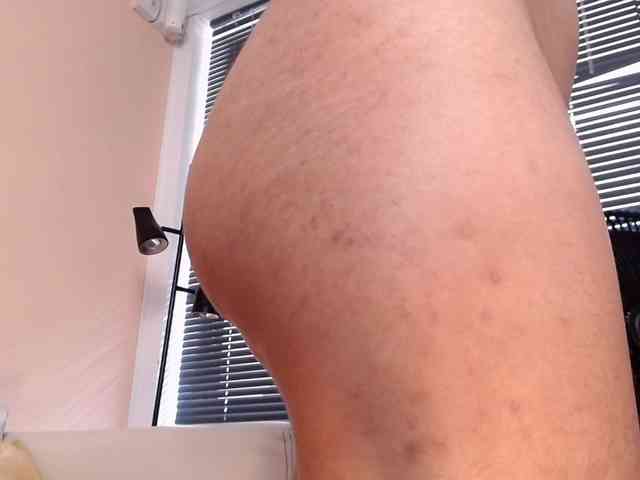 LilyRossi webcam