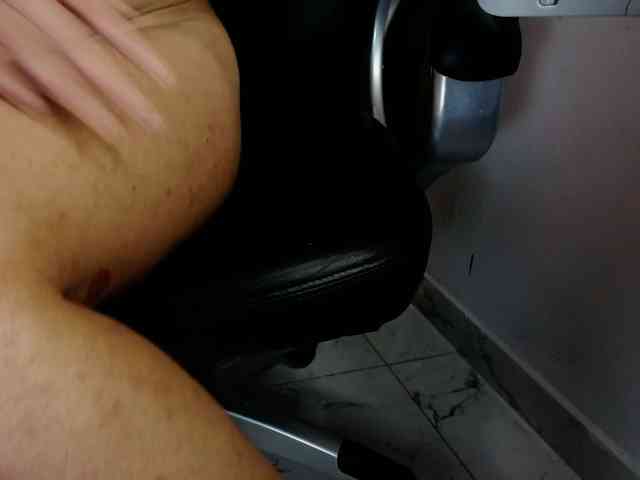 LilyRossi webcam