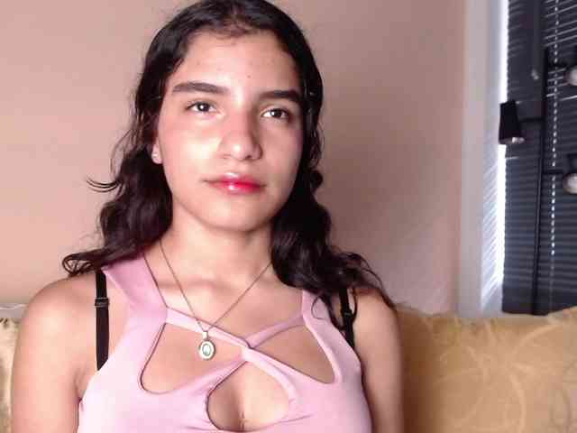 LilyRossi webcam