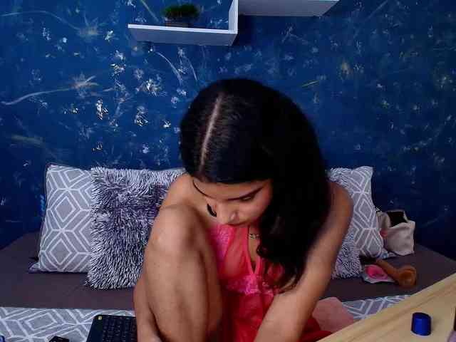 LilyRossi webcam