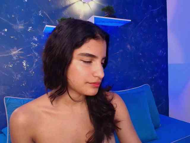 LilyRossi webcam
