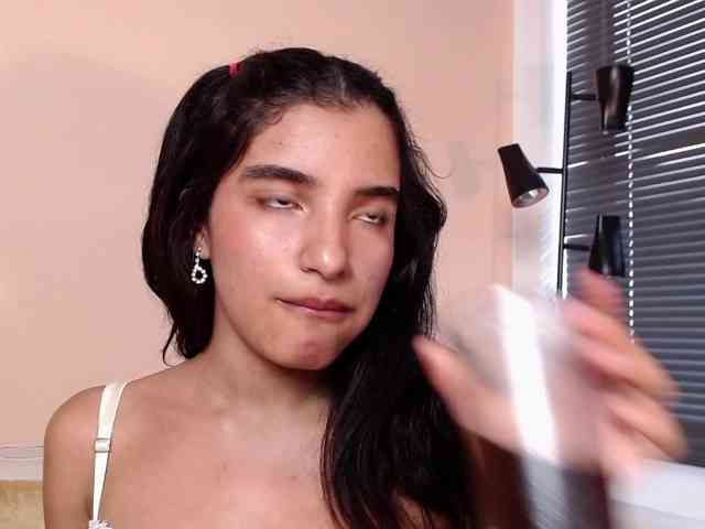LilyRossi webcam