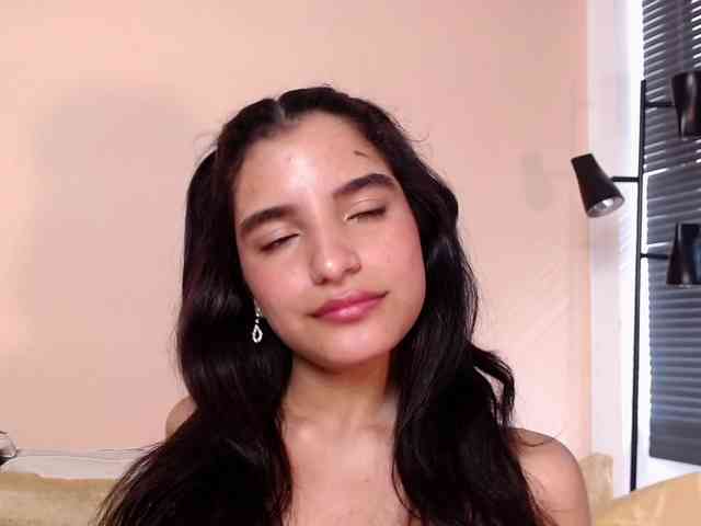 LilyRossi webcam