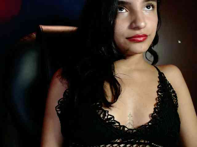LilyRossi webcam