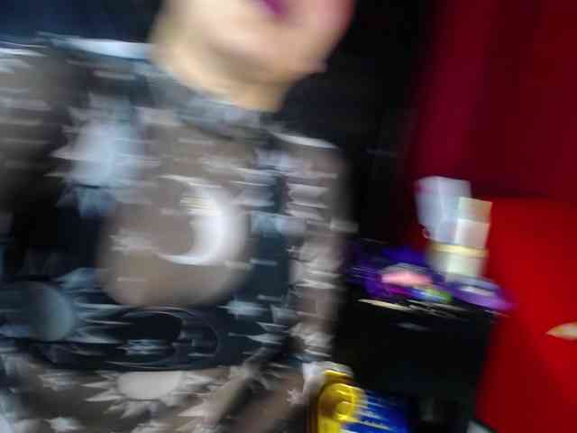 Milaanddalia webcam