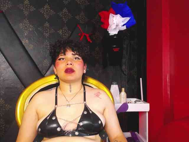 Milaanddalia webcam