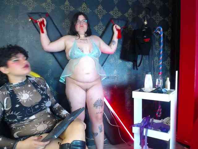 Milaanddalia webcam