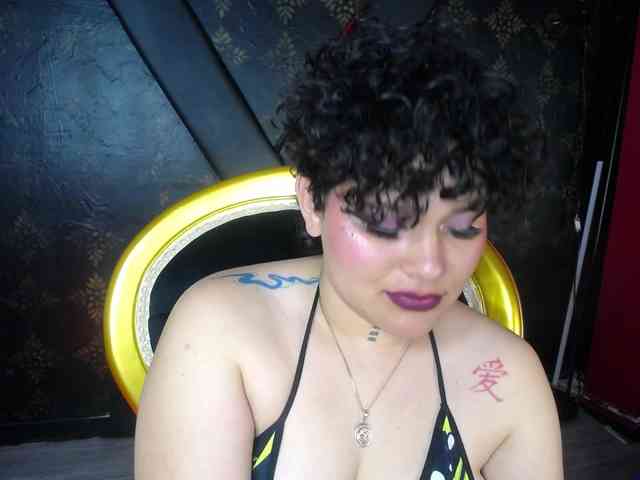 Milaanddalia webcam