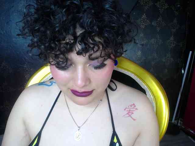 Milaanddalia webcam