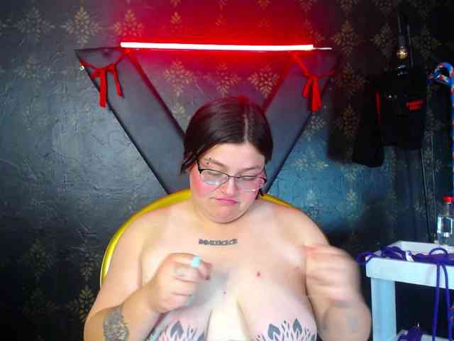 Milaanddalia webcam
