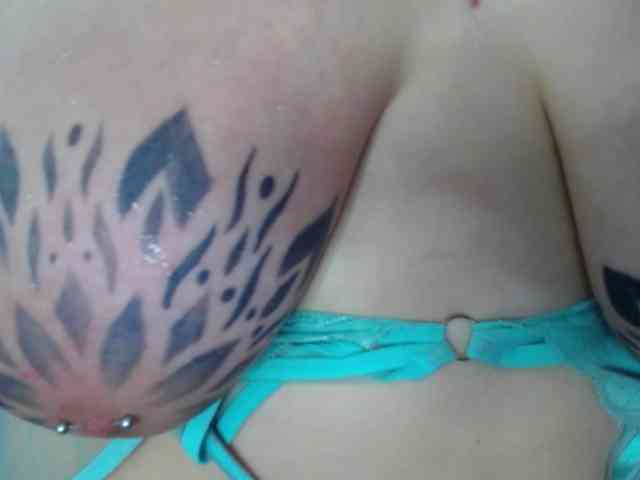 Milaanddalia webcam
