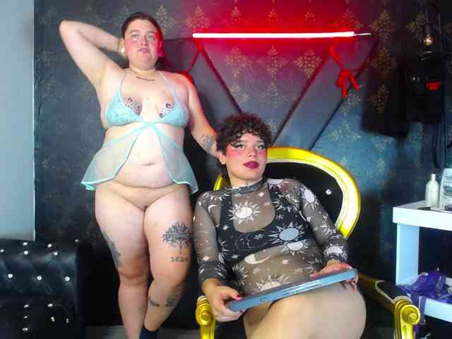 Milaanddalia webcam