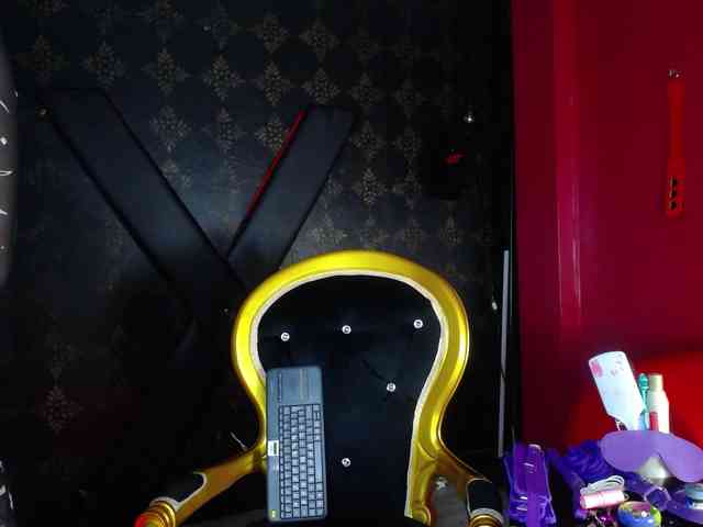Milaanddalia webcam