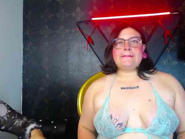 Milaanddalia webcam