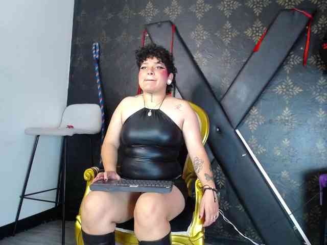 Milaanddalia webcam