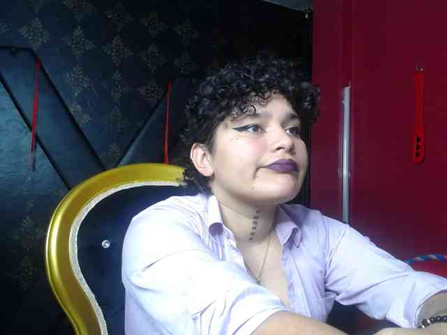 Milaanddalia webcam