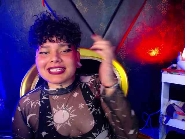 strip chatroom Milaanddalia