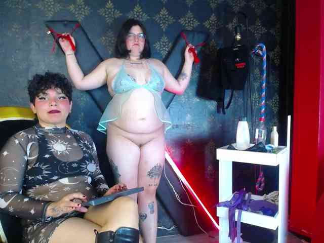 Milaanddalia webcam