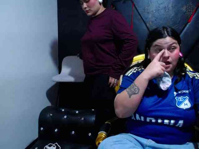 Milaanddalia webcam