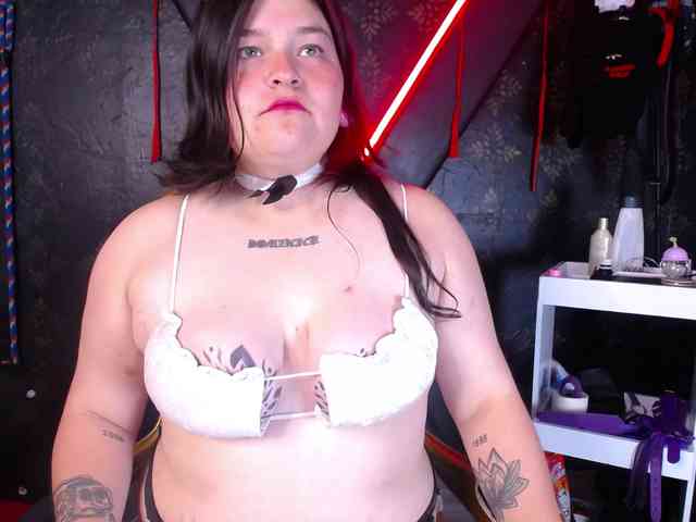 Milaanddalia webcam