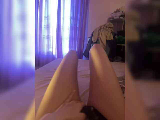 Amelia-Elly webcam