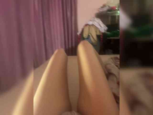 Amelia-Elly webcam