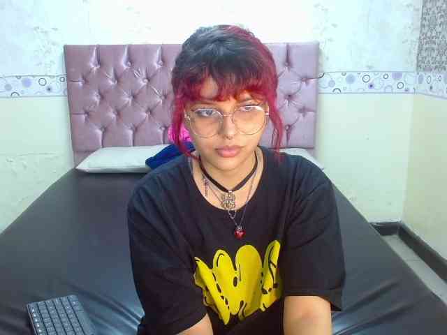 IsaacAndRose Live Webcam on BongaCams