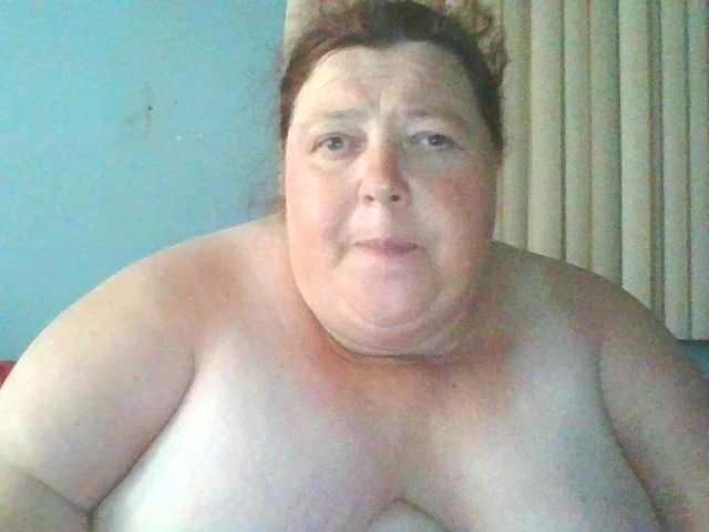 Sapphire43 on BongaCams
