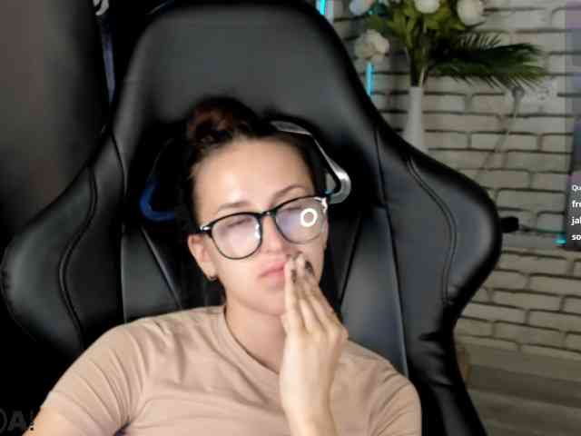 Emilia-Wayne webcam