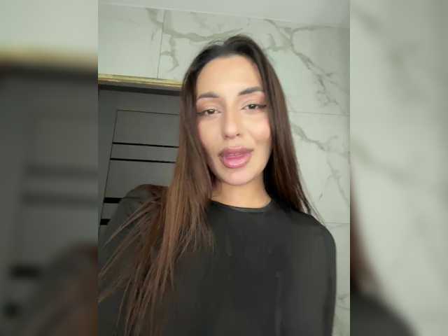 Watch Blackqyeen, she wants to masturbate for you Blackqyeen from BongaCams