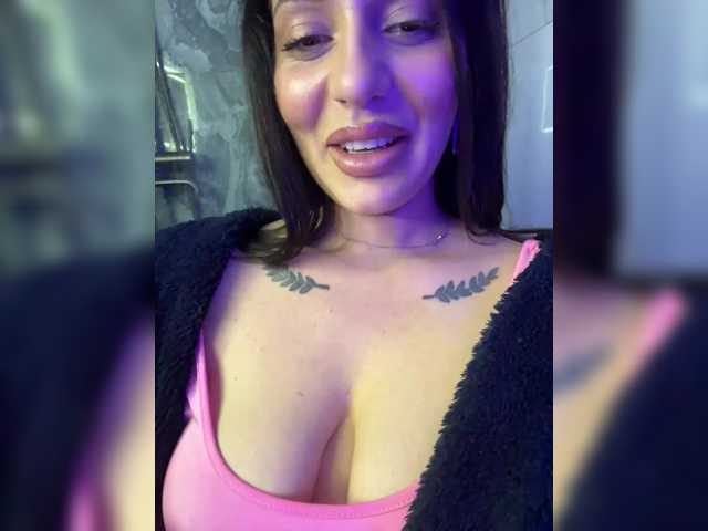 Blackqyeen's BongaCams show and profile