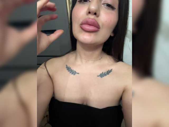 Blackqyeen's BongaCams show and profile