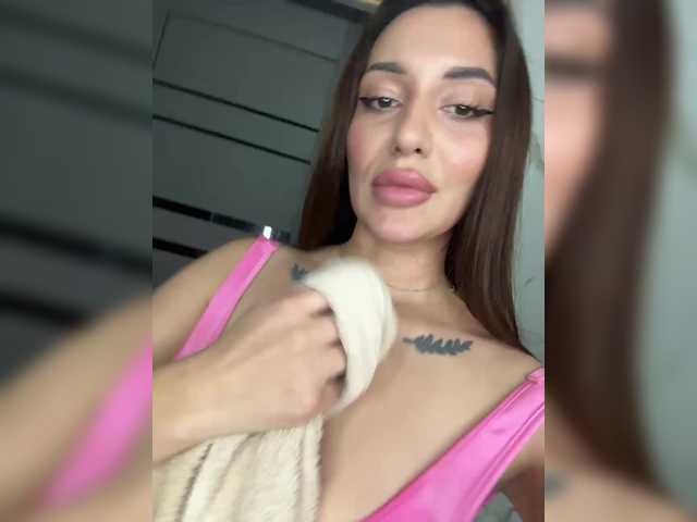 Blackqyeen's BongaCams show and profile