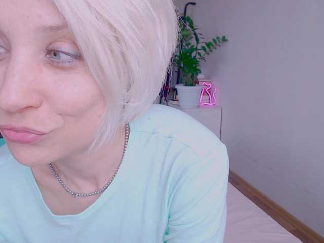 KISANA's BongaCams show and profile