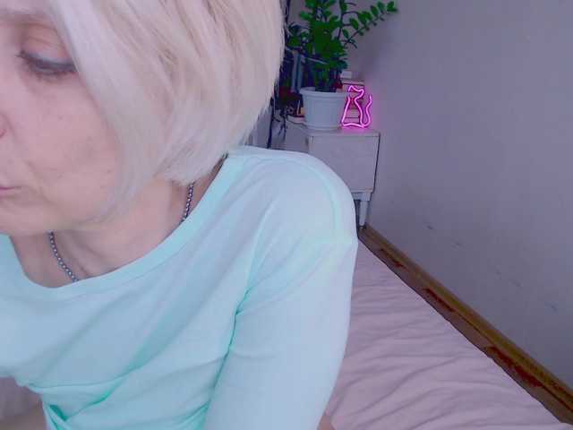 KISANA's BongaCams show and profile