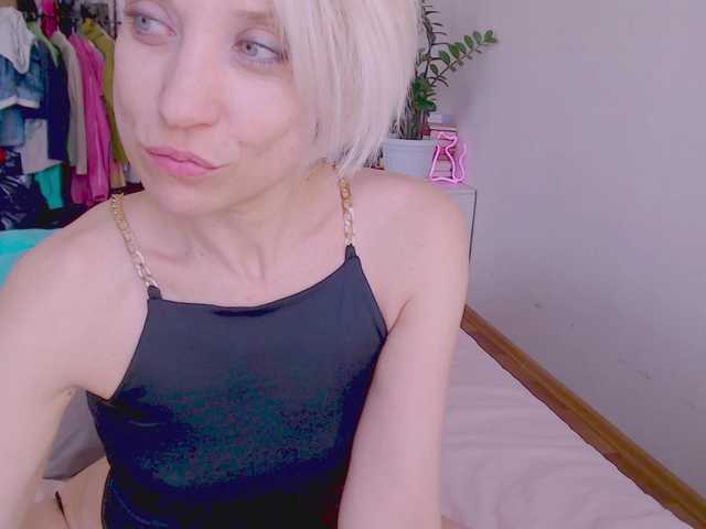KISANA's BongaCams show and profile