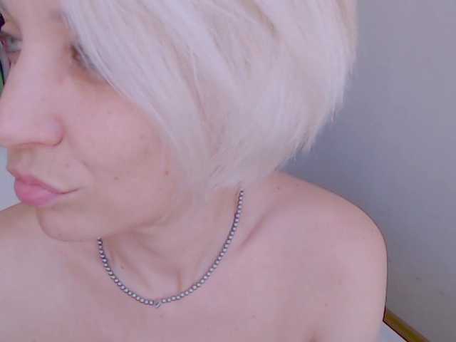 KISANA's BongaCams show and profile