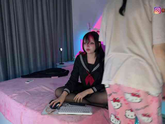 h3ntai-baby webcam