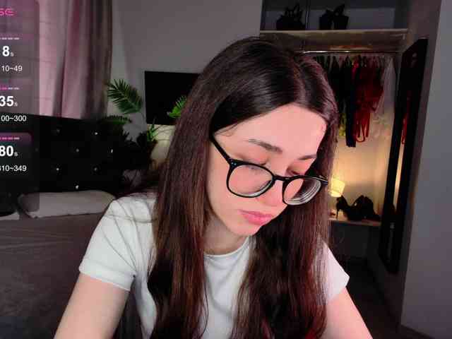 nude web cam chat LisaSemily