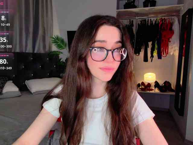 LisaSemily webcam