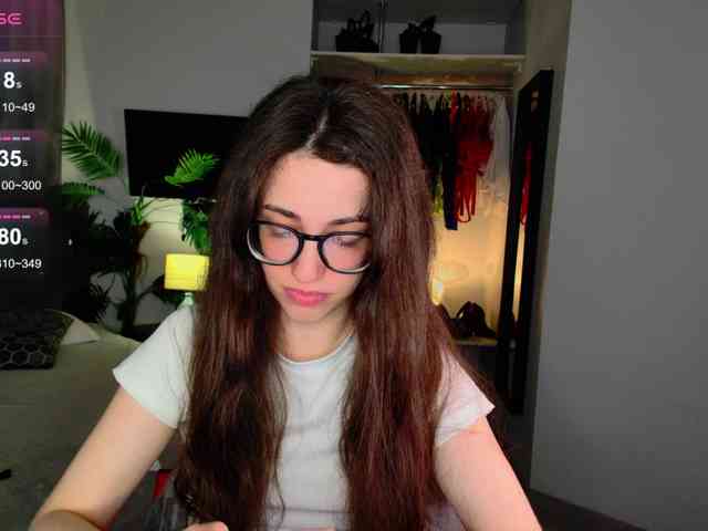 live sex webcam LisaSemily