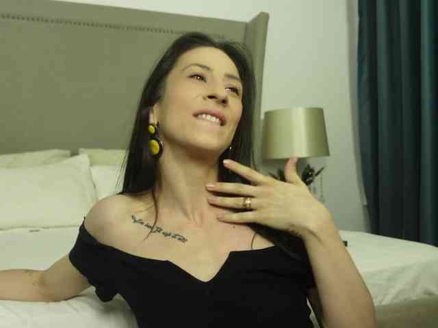 SeductiveAmmy webcam
